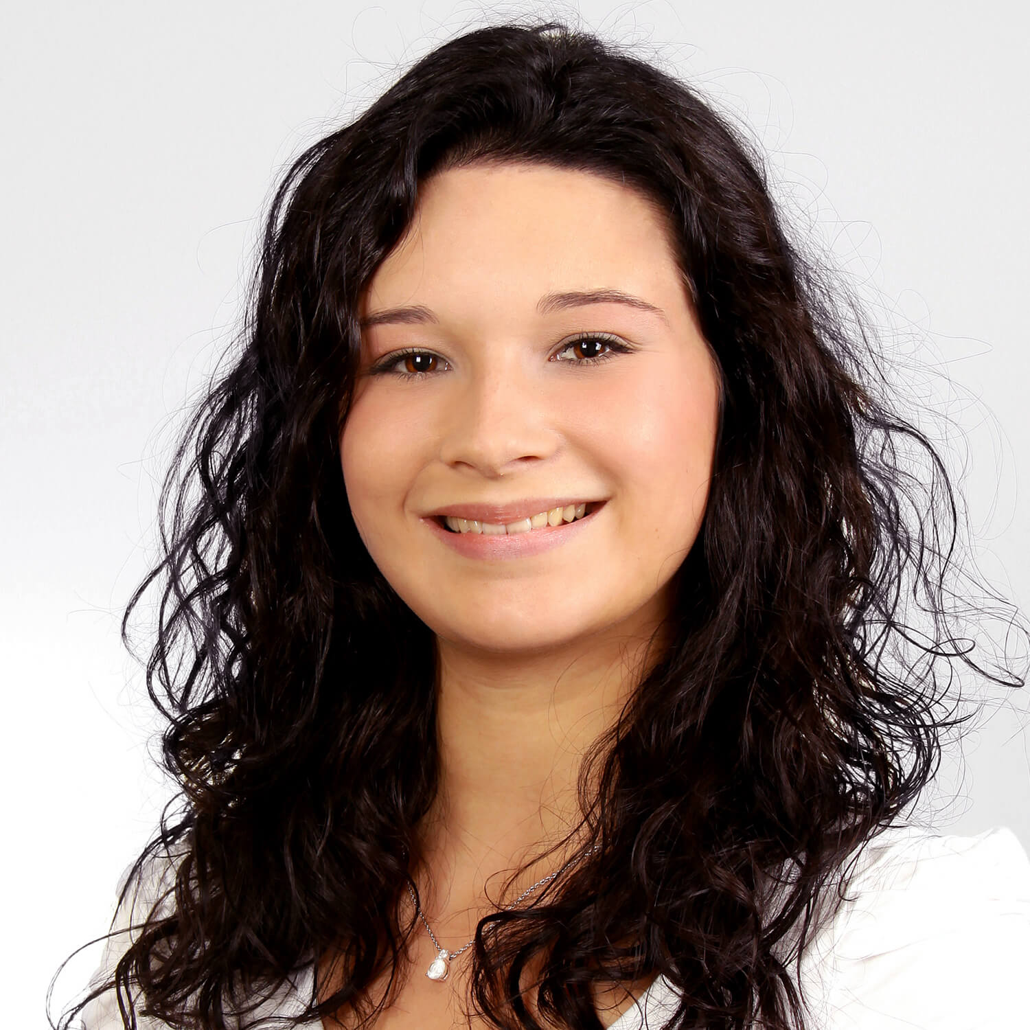 2 ANNIKA TELGE-tiny Annika Telge - Inhaberin Körperwelt Telge